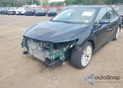 2020 Toyota Camry Xle z USA, uszkodzony, nr VIN 4T1F11AK4LU394057
